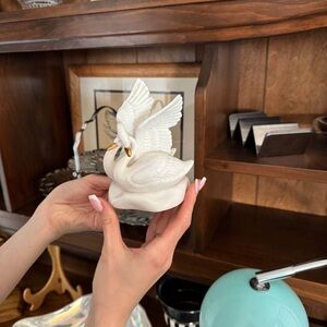 White Ceramic Swan Figurine with Gold Accents - Elegant Home Dining Decor